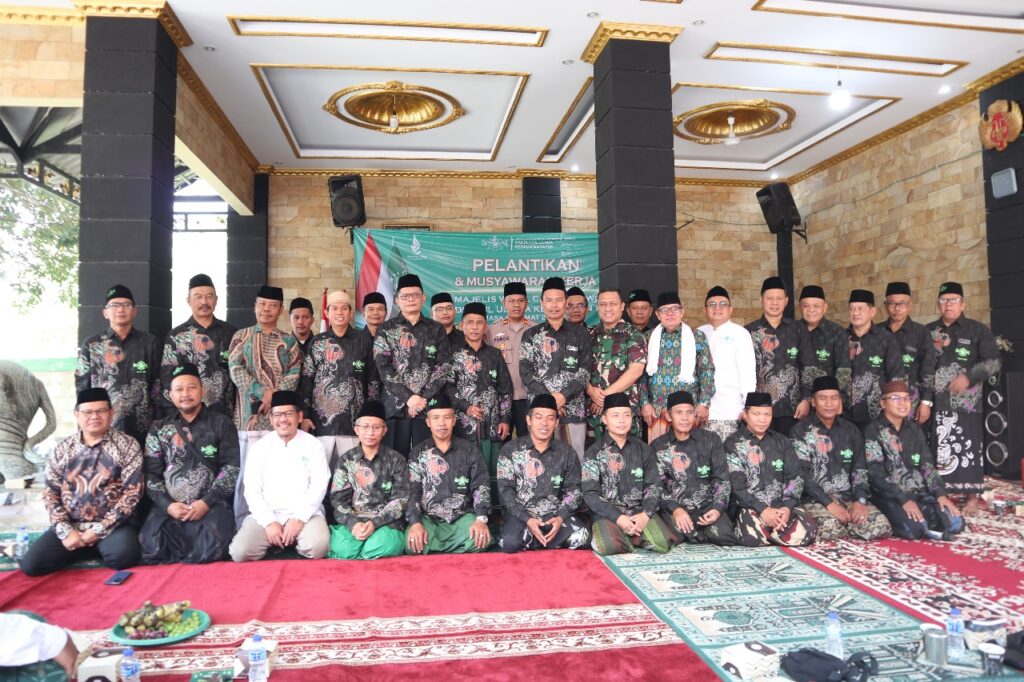 MWCNU Tapos Resmi Dilantik, KH Jarkasih dan Ust. Didin Muhidin Pimpin Masa Khidmat 2025–2030